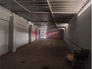 Foto 11 de Local Comercial Almacén en Venta - 750 m² en Pleno Cercado de Lima