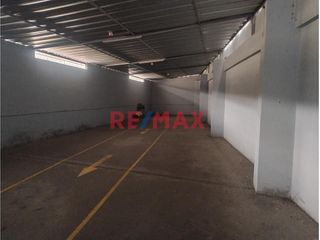 Foto 12 de Local Comercial Almacén en Venta - 750 m² en Pleno Cercado de Lima