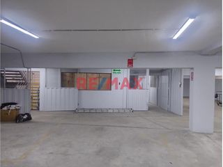 Foto 13 de Local Comercial Almacén en Venta - 750 m² en Pleno Cercado de Lima