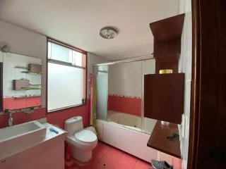Foto 2 de VENTA DE CASA - SAN BROJA