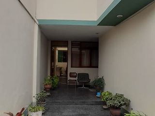 Foto 12 de ¡Vendo casa espaciosa y segura en ubicación privilegiada!