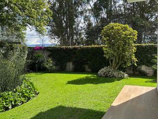Foto 1 de Venta casa moderna de 1 sola planta en Puembo