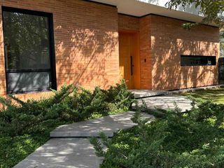 Foto 7 de Venta casa moderna de 1 sola planta en Puembo