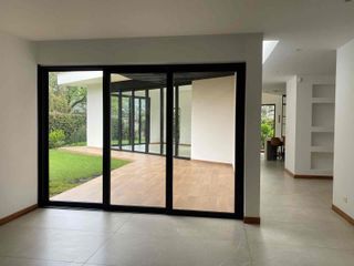 Foto 13 de Venta casa moderna de 1 sola planta en Puembo