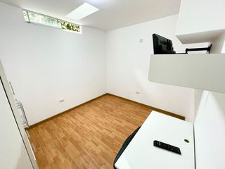 Foto 15 de ALQUILO Departamento en MIRAFLORES 4 Habitaciones 3 Baños 2 Estacionamientos 140m2