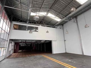 Foto 1 de Amplio Galpón en arriendo, en la Rumipamba