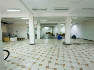 Foto 14 de Venta De Local Comercial En Lince