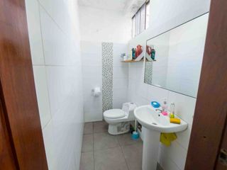 Foto 25 de Venta De Local Comercial En Lince