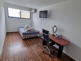 Foto 13 de Departamento Amoblado en Alquiler Lomas de Urdesa, 4 Habitaciones, 3 Baños