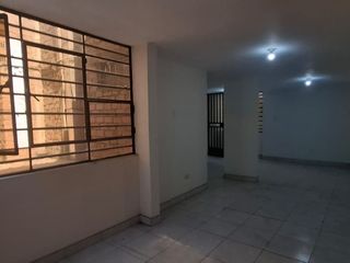 Foto 2 de ¡ALQUILER DE LOCAL COMERCIAL BIEN UBICADO EN CARABAYLLO EN SEGUNDO PISO!