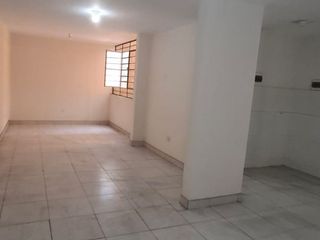Foto 4 de ¡ALQUILER DE LOCAL COMERCIAL BIEN UBICADO EN CARABAYLLO EN SEGUNDO PISO!