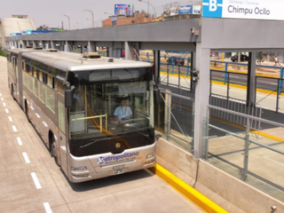 Foto 5 de ¡ALQUILER DE LOCAL COMERCIAL BIEN UBICADO EN CARABAYLLO EN TERCER PISO!