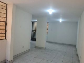 Foto 1 de ¡ALQUILER DE LOCAL COMERCIAL BIEN UBICADO EN CARABAYLLO EN TERCER PISO!