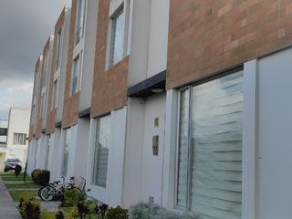 Foto 1 de ARRIENDO BONITA CASA EN CONJUNTO