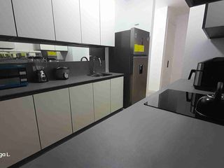 Foto 9 de IQON, Arriendo Suite Amoblada Moderna, 2 Balcones, Edificio de Lujo, Sector La Carolina, Shyris, República del Salvador