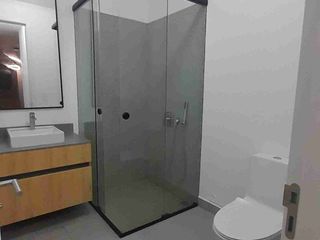 Foto 15 de IQON, Arriendo Suite Amoblada Moderna, 2 Balcones, Edificio de Lujo, Sector La Carolina, Shyris, República del Salvador