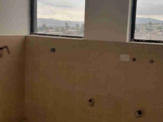 Foto 10 de Arriendo Departamento Moderno, 3 Habitaciones, 200m2, No Amoblado, Linda Vista, Edificio Seguro, Ascensor