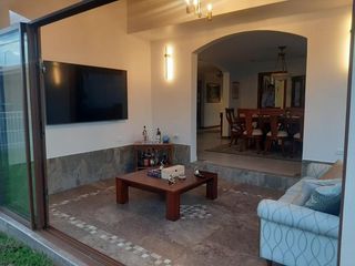 Foto 3 de CASA EN VENTA 4 DORMITORIOS URB. SAN JOSÉ DEL VALLE CONOCOTO