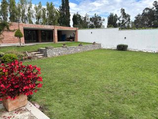Foto 24 de renta Quinta  pifo a minutos parque central casa  300 m2 en 2 mil m2 terreno moderna 4 habitaciones piscina casa de servicio parqueo para varios autos