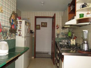 Foto 7 de VENDO APARTAMENTO EN PONTEVEDRA