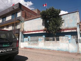 SE VENDE CASA COMO TERRENO 160m2