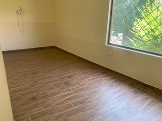 Foto 7 de Venta  2000 m2 Terreno con casa y departamento sector Pifo