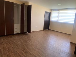 Foto 16 de Venta  2000 m2 Terreno con casa y departamento sector Pifo