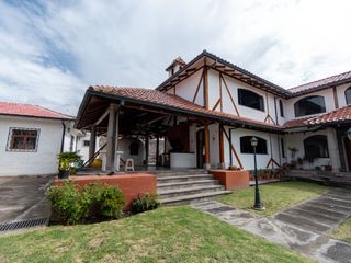 Foto 2 de $495.000 - Casa de Venta en Mitad del Mundo – Ideal para Vivienda, Hosteria o Restaurante