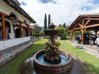 Foto 1 de $495.000 - Casa de Venta en Mitad del Mundo – Ideal para Vivienda, Hosteria o Restaurante