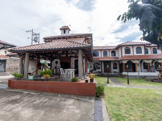 Foto 9 de $495.000 - Casa de Venta en Mitad del Mundo – Ideal para Vivienda, Hosteria o Restaurante