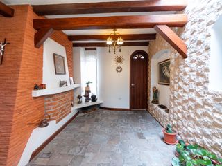 Foto 21 de $495.000 - Casa de Venta en Mitad del Mundo – Ideal para Vivienda, Hosteria o Restaurante