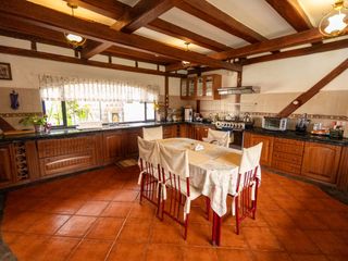 Foto 18 de $495.000 - Casa de Venta en Mitad del Mundo – Ideal para Vivienda, Hosteria o Restaurante