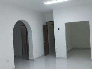 Foto 6 de LOCAL COMERCIAL REMODELADO 95m² - AV. GUARDIA CIVIL CHORRILLOS - IDEAL FARMACIA/CONSULTORIO