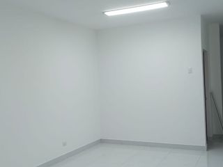 Foto 9 de LOCAL COMERCIAL REMODELADO 95m² - AV. GUARDIA CIVIL CHORRILLOS - IDEAL FARMACIA/CONSULTORIO