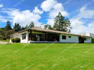 Foto 2 de EN VENTA CASA DE LUJO DE 1 PLANTA, DE 4 DORMOTORIOS Y UNA SUITE  CON ESTUDIO, EN PIFO, A 5MIN DE LA RUTA VIVA