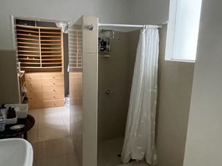 Foto 34 de vendo hermosa casa un solo piso circunvalacion golf los incas Surco