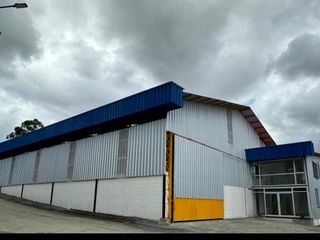 Foto 2 de Bodega de alquiler en la Autopista Cuenca Azogues cerca del descanso. Zhullin. Zona estratégica