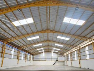 Foto 3 de Bodega de alquiler en la Autopista Cuenca Azogues cerca del descanso. Zhullin. Zona estratégica