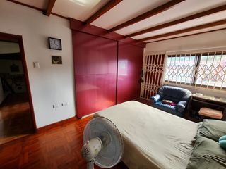 Foto 8 de Venta casa en Urdesa Norte, Norte de Guayaquil, 5 habitaciones