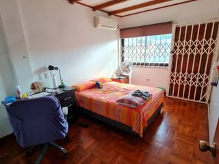 Foto 4 de Venta casa en Urdesa Norte, Norte de Guayaquil, 5 habitaciones