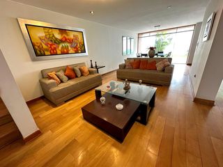 Foto 2 de VENTA DE CASA EN URB. LAS MAGNOLIAS SURCO