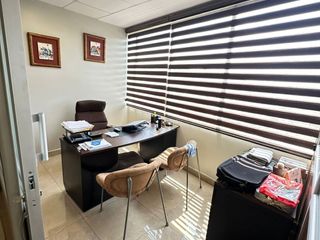 Foto 1 de Venta Oficina en River Plaza, Av León Febrés Cordero, Daule, 46 m2