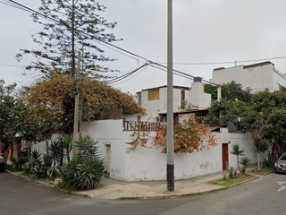 Foto 2 de VENTA CASA COMO TERRENO EN ESQUINA - LA AURORA - MIRAFLORES