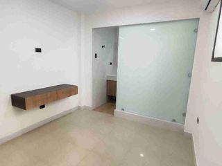 Foto 11 de Urdesa Norte Casa recién remodelada 3 dormitorios un a planta con garaje excelentes  acabados!! Para oficina o vivienda