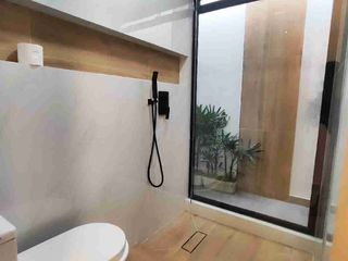 Foto 14 de Urdesa Norte Casa recién remodelada 3 dormitorios un a planta con garaje excelentes  acabados!! Para oficina o vivienda