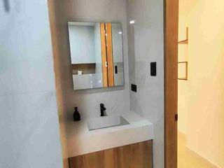 Foto 16 de Urdesa Norte Casa recién remodelada 3 dormitorios un a planta con garaje excelentes  acabados!! Para oficina o vivienda
