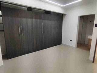 Foto 12 de Urdesa Norte Casa recién remodelada 3 dormitorios un a planta con garaje excelentes  acabados!! Para oficina o vivienda