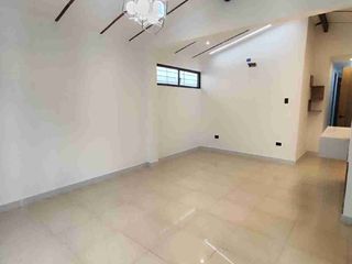 Foto 17 de Urdesa Norte Casa recién remodelada 3 dormitorios un a planta con garaje excelentes  acabados!! Para oficina o vivienda