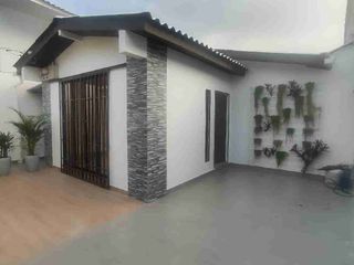 Foto 19 de Urdesa Norte Casa recién remodelada 3 dormitorios un a planta con garaje excelentes  acabados!! Para oficina o vivienda