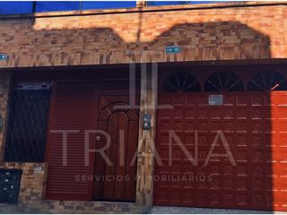 Foto 2 de PROPIEDAD CASA RENTERA EN VENTA SECTOR CHILLOGALLO QUITO